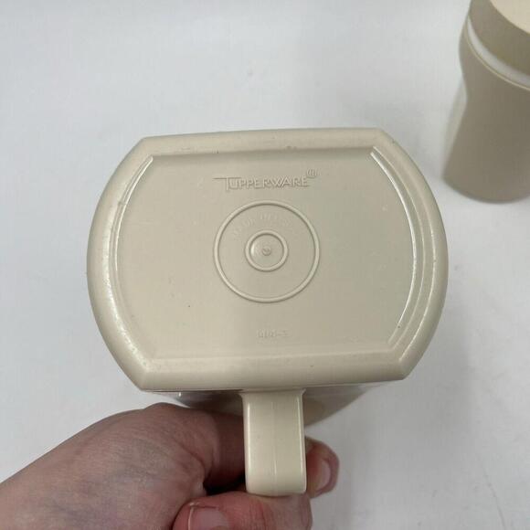 Vintage TUPPERWARE Creamer & Salt/ Pepper Shakers Set Retro Fun! - Picture 3 of 5